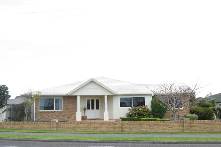 Photo of property in 342 Mangorei Road, Merrilands, New Plymouth, 4312