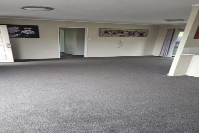 Photo of property in 6 Sherpa Place, Massey, Auckland, 0614