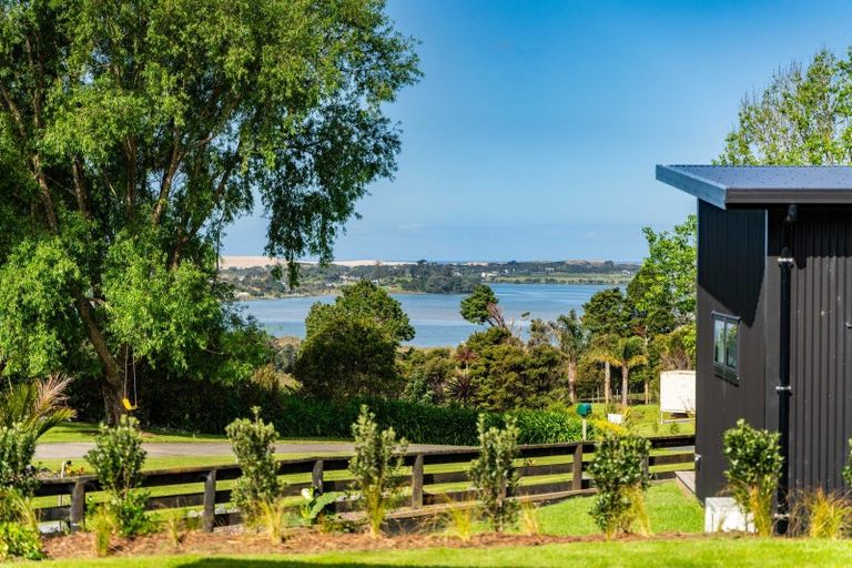 Photo of property in 4 Pukeora Way, Mangawhai, 0505