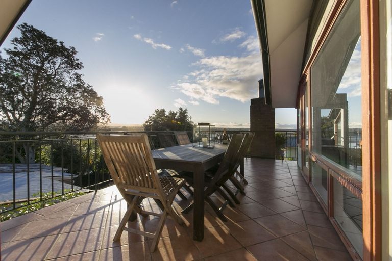 Photo of property in 2/37 Saxon Street, Waterview, Auckland, 1026
