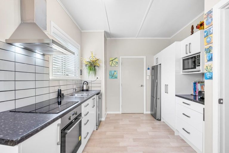 Photo of property in 356 Cambridge Terrace, Naenae, Lower Hutt, 5011