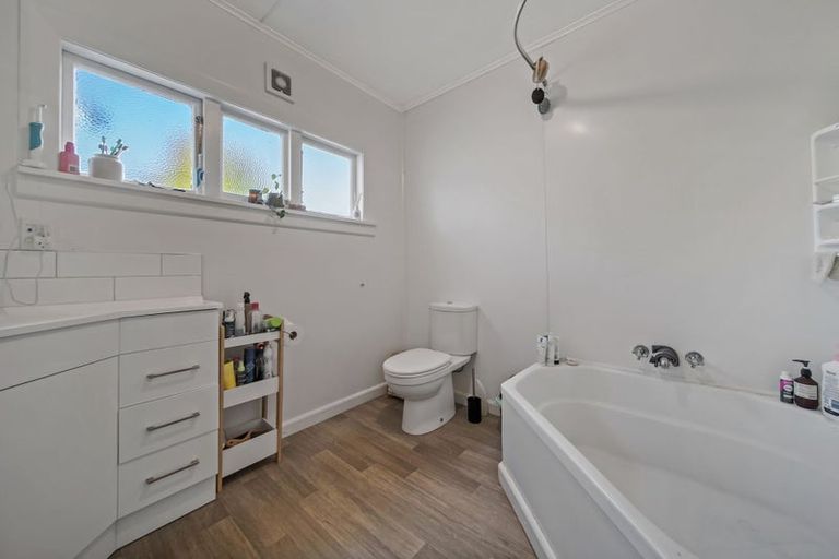 Photo of property in 108 Retreat Road, Avonside, Christchurch, 8061