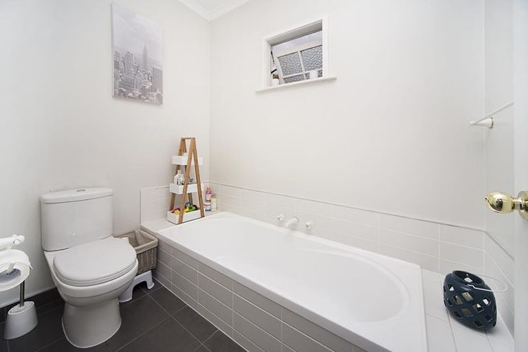 Photo of property in 5/28-36 Beach Road, Northcote Point, Auckland, 0627