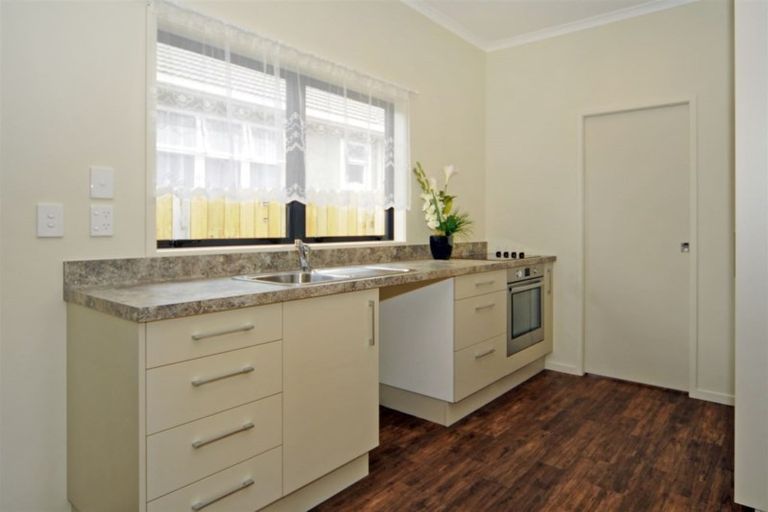 Photo of property in 4a Booth Crescent, Tuakau, 2121