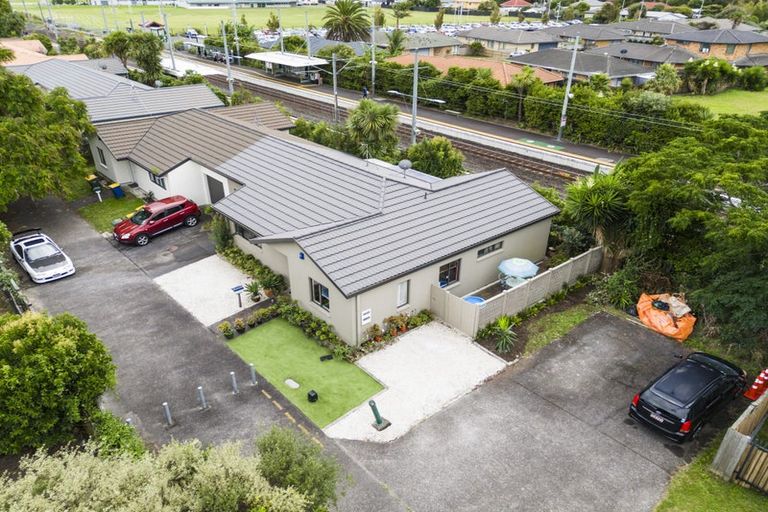 Photo of property in 10/17 Neta Grove, Henderson, Auckland, 0612