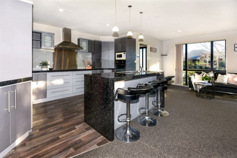 Photo of property in 94 Rothesay Road, Parklands, Christchurch, 8083