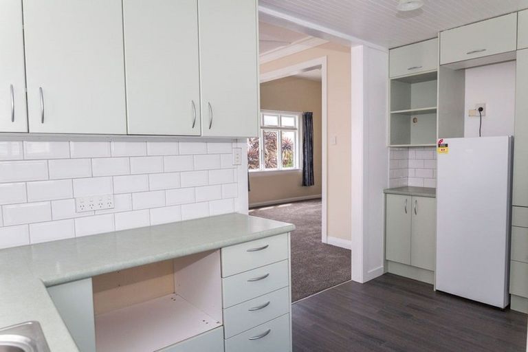 Photo of property in 40 Mcphee Street, Dannevirke, 4930