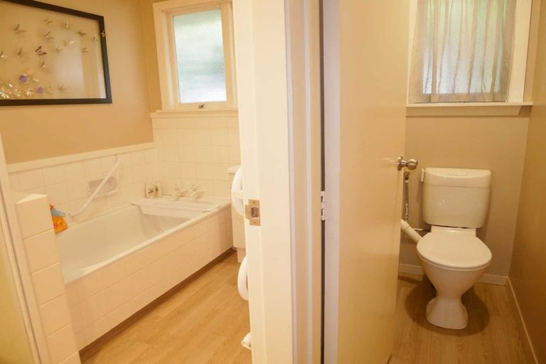 Photo of property in 1/15 Ashfield Place, Ilam, Christchurch, 8041