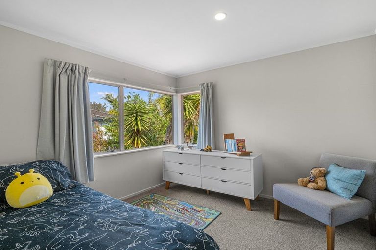 Photo of property in 46 Unsworth Drive, Unsworth Heights, Auckland, 0632