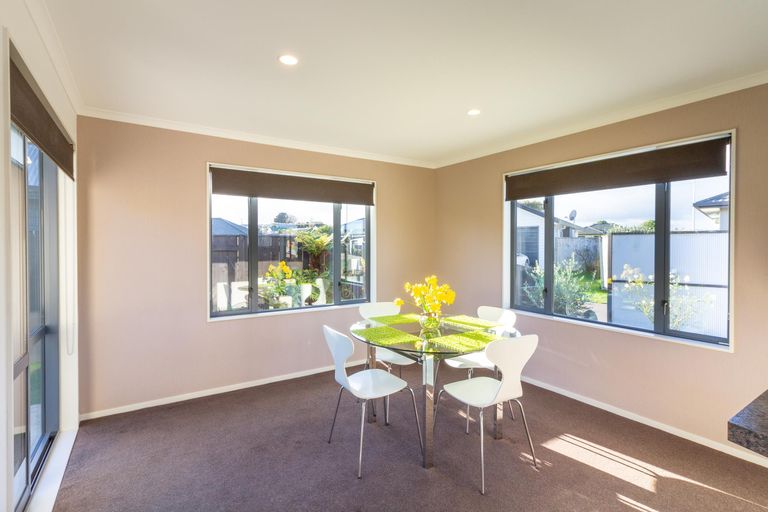 Photo of property in 9 Angelina Way, Kelvin Grove, Palmerston North, 4414