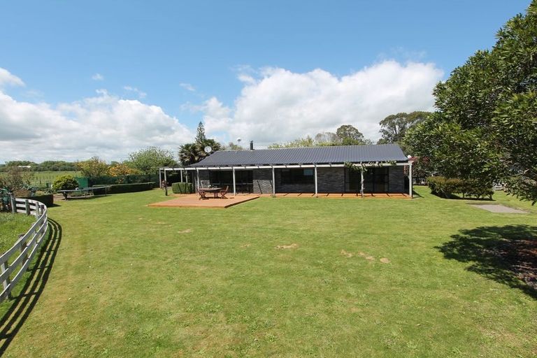 Photo of property in 787 Main North Road, Motunui, Waitara, 4383