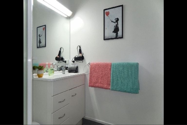 Photo of property in Orange Apartments/victoria Centr, 208/169 The Terrace, Wellington Central, Wellington, 6011