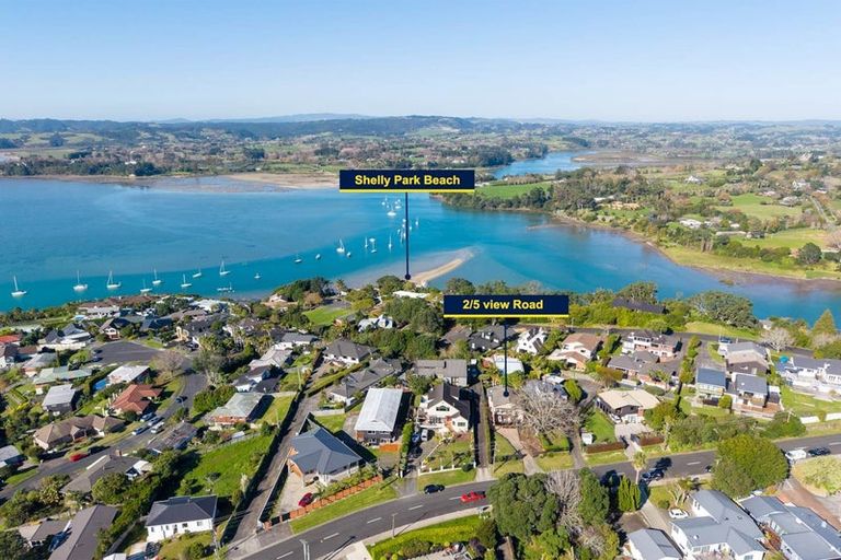 Photo of property in 2/5 View Road, Shelly Park, Auckland, 2014