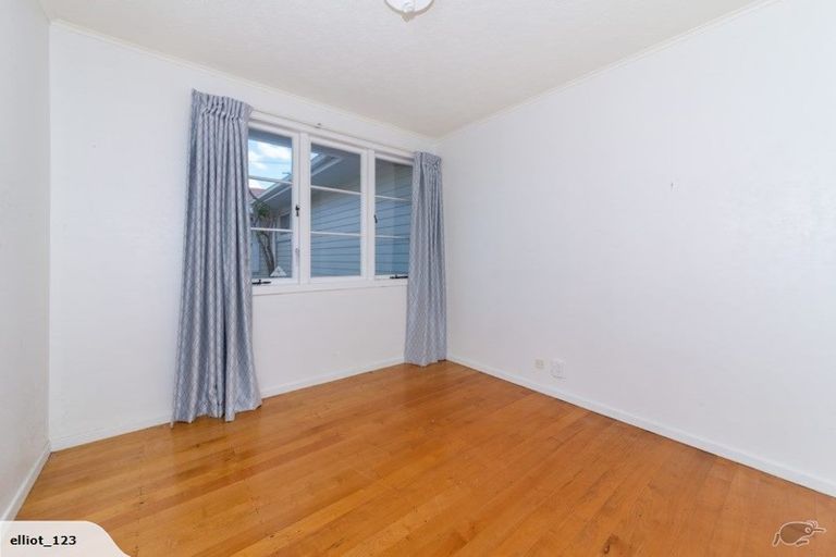 Photo of property in 12 Poto Street, Te Atatu South, Auckland, 0610
