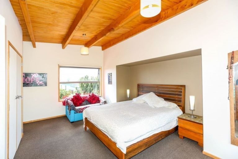 Photo of property in 130b Wairau Road, Oakura, 4314