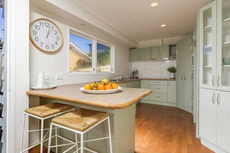 Photo of property in 56 Wyoming Avenue, Murrays Bay, Auckland, 0630