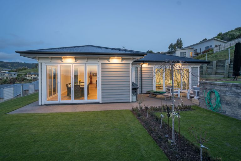 Photo of property in 6 Rushden Rise, Westmorland, Christchurch, 8025