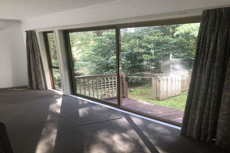 Photo of property in 2/17 Paris Place, Birkenhead, Auckland, 0626