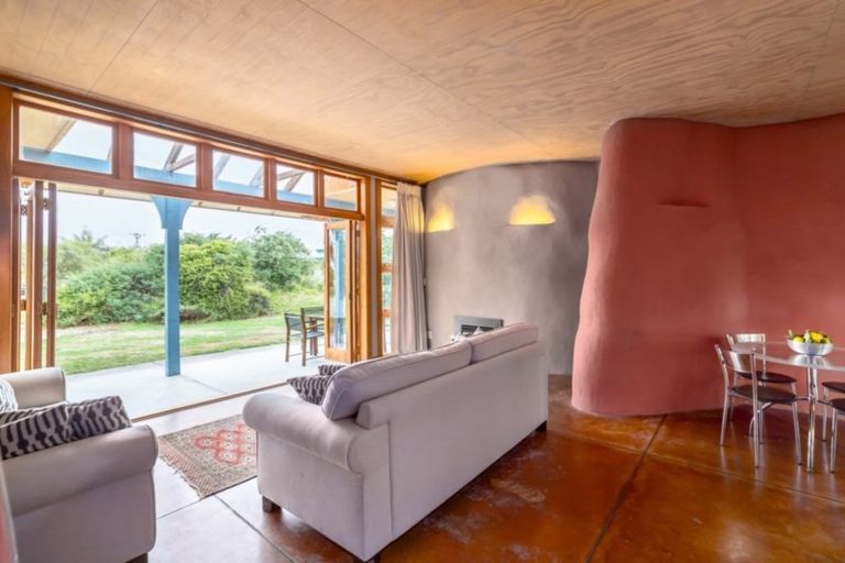 Photo of property in 22 Cambridge Road, Martinborough, 5711