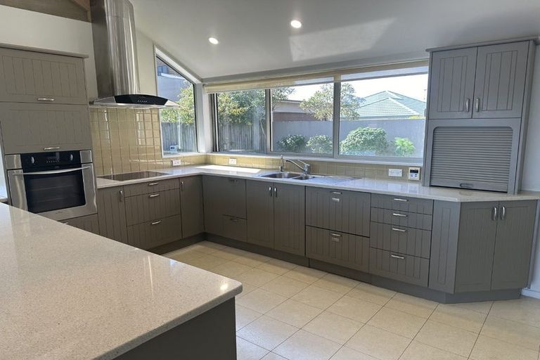 Photo of property in 12 Major Durie Place, Waikanae Beach, Waikanae, 5036