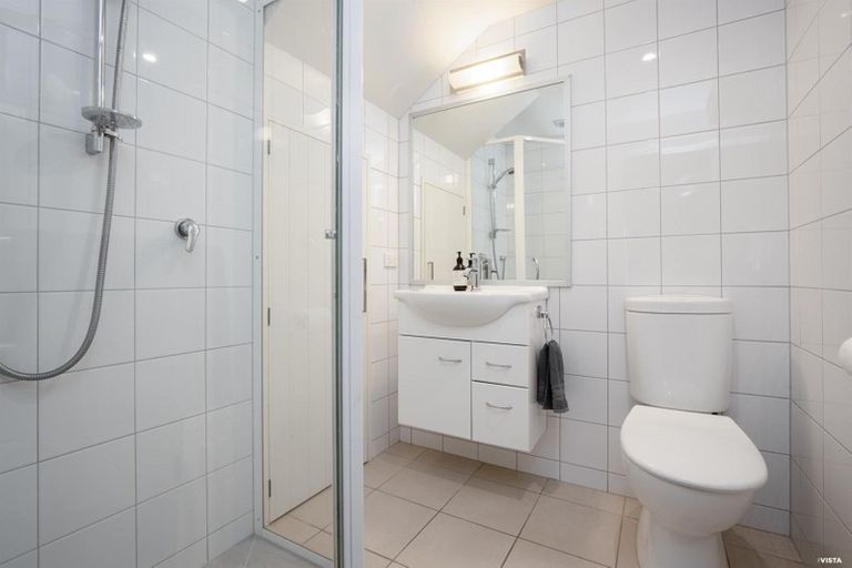 Photo of property in Arno Apartment, 9/8 Mckerrow Place, Sunshine Bay, Queenstown, 9300