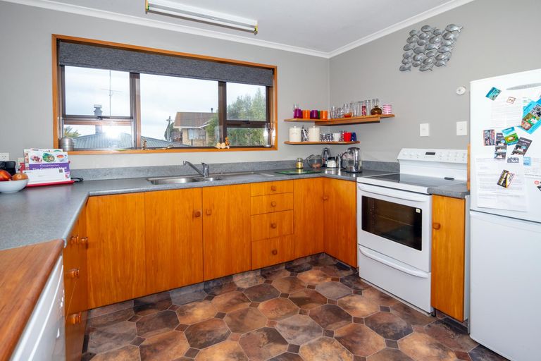 Photo of property in 2 Manse Street, Pleasant Point, 7903