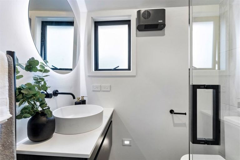 Photo of property in 52b Mcfaddens Road, St Albans, Christchurch, 8052