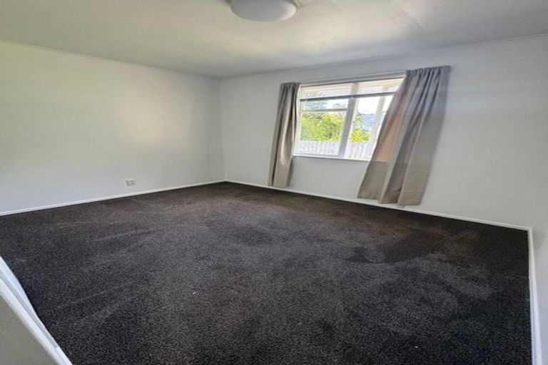 Photo of property in 9 Gribble Grove, Stokes Valley, Lower Hutt, 5019