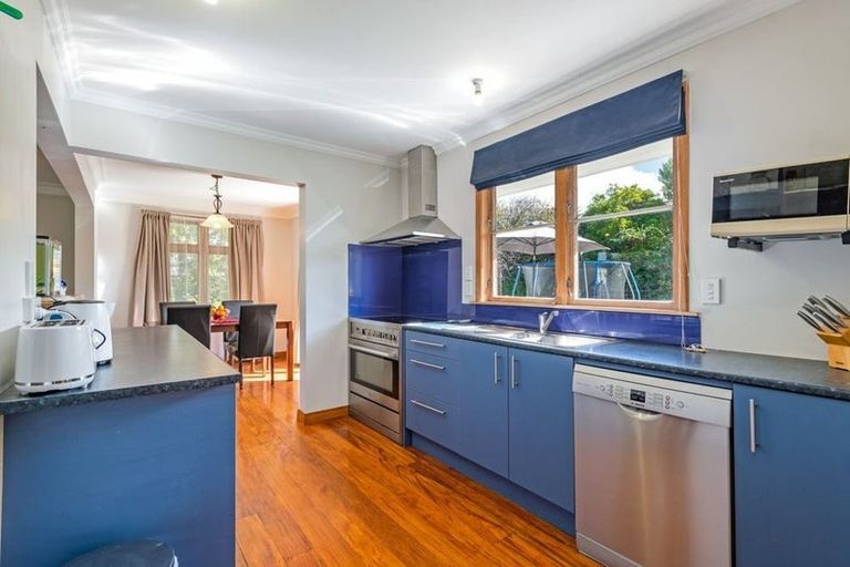 Photo of property in 25 Saint Albans Avenue, Hokowhitu, Palmerston North, 4410