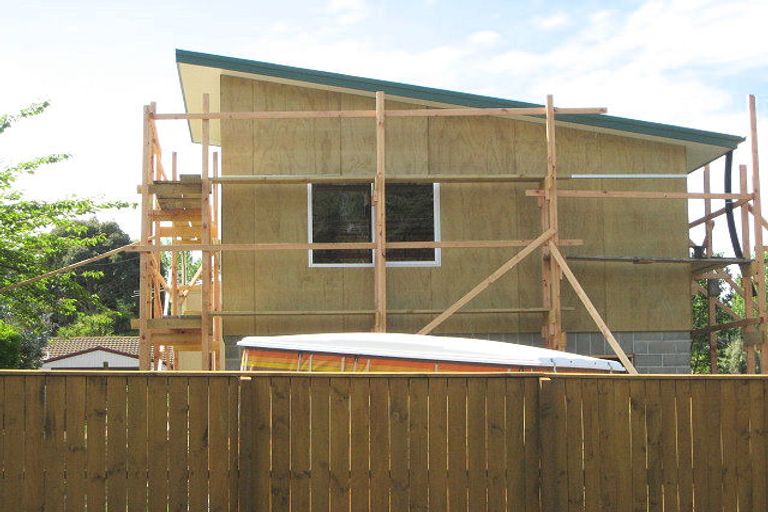 Photo of property in 24 Queens Avenue, Waikuku Beach, 7402