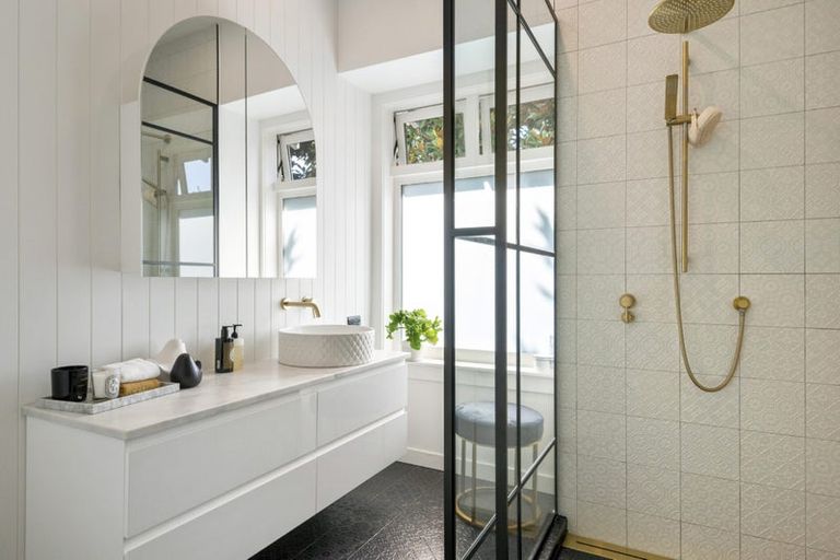 Photo of property in 1/5 Nelson Avenue, Northcote Point, Auckland, 0627