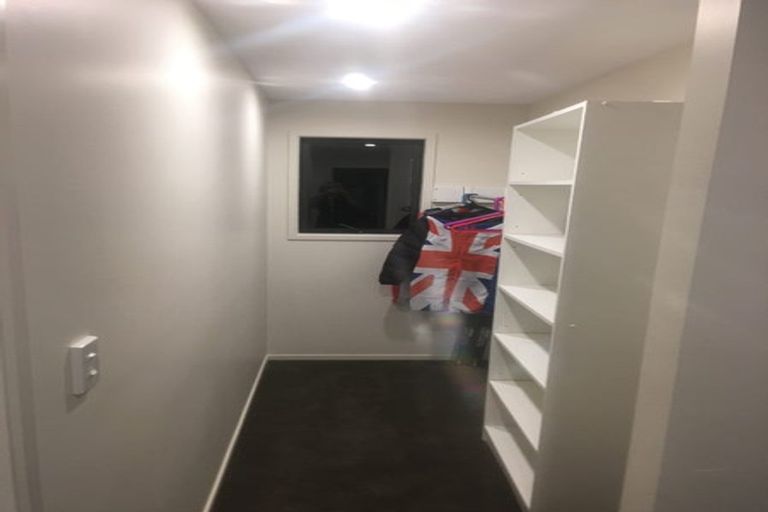 Photo of property in 29 Deverell Place, Northcross, Auckland, 0632