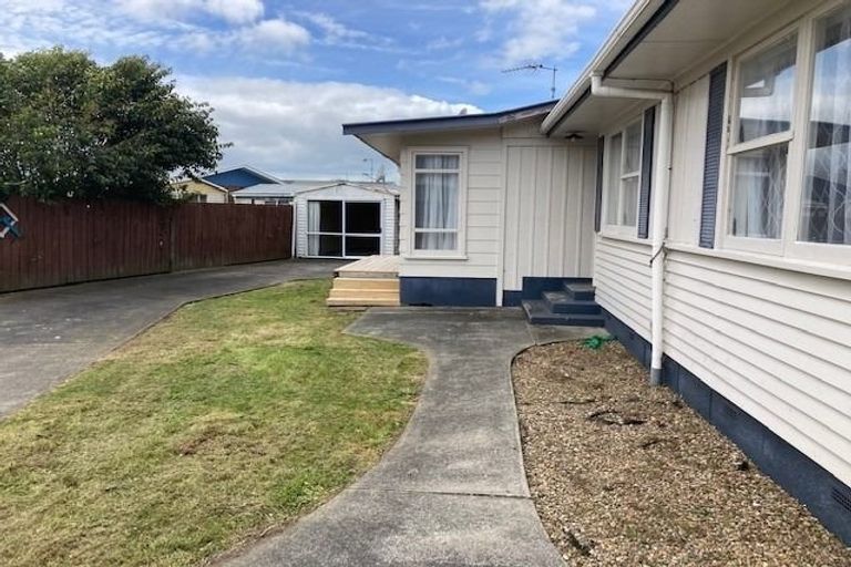 Photo of property in 20 Cricket Place, Melville, Hamilton, 3206