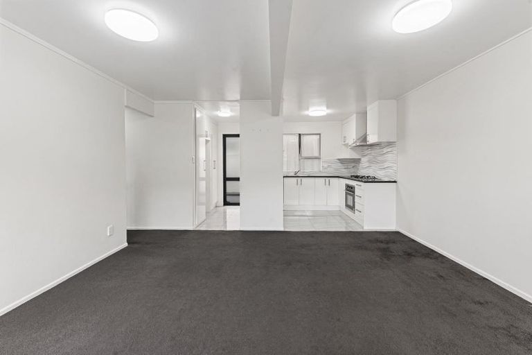 Photo of property in 2/11 Overton Road, Papatoetoe, Auckland, 2025