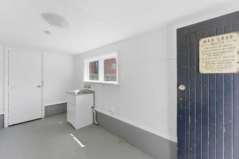 Photo of property in 19 Pukeori Street, Marfell, New Plymouth, 4310