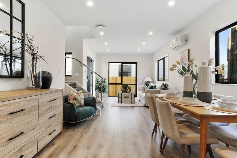 Photo of property in 6b Dalwhinnie Parade, Highland Park, Auckland, 2010