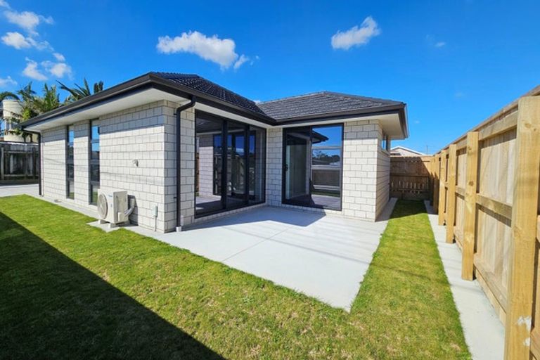 Photo of property in 5a Massey Street, Westown, New Plymouth, 4310