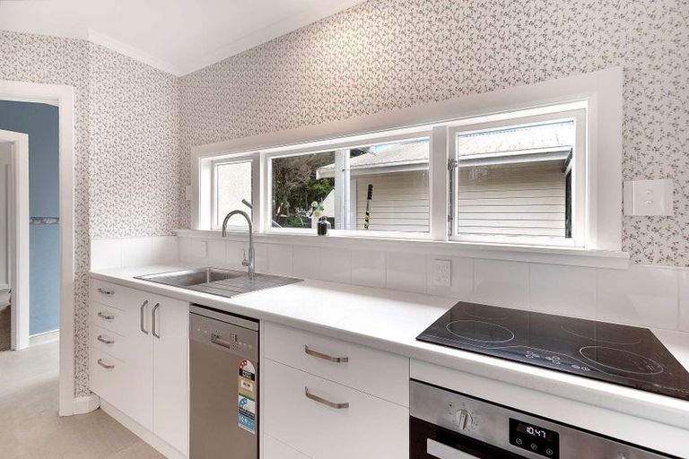 Photo of property in 4 Douglas Street, West End, Palmerston North, 4412