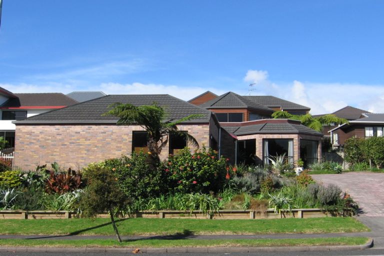 Photo of property in 79 Eugenia Rise, Totara Heights, Auckland, 2105