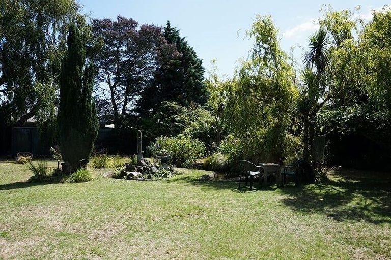 Photo of property in 2c Wainoni Road, Wainoni, Christchurch, 8061