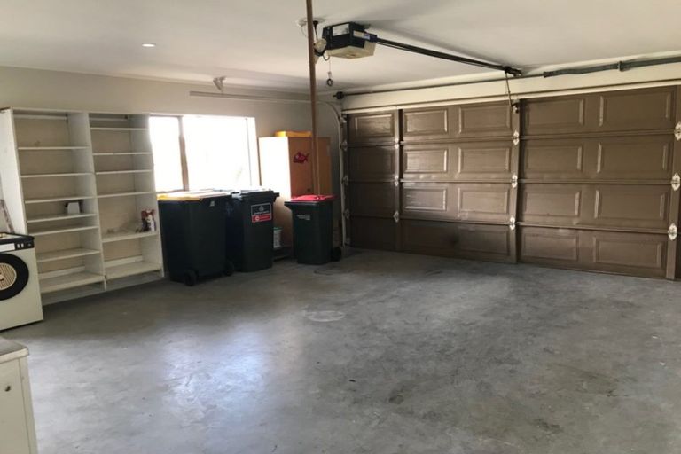 Photo of property in 1 Attymon Lane, East Tamaki, Auckland, 2016