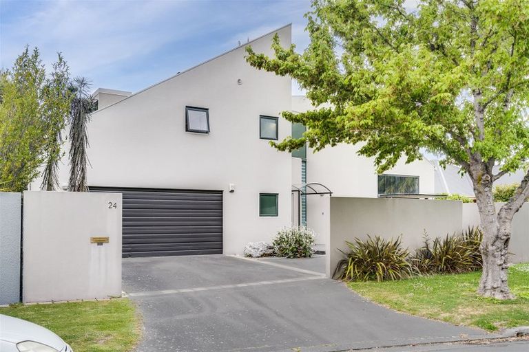 Photo of property in 24 Huntingdon Place, Avonhead, Christchurch, 8042