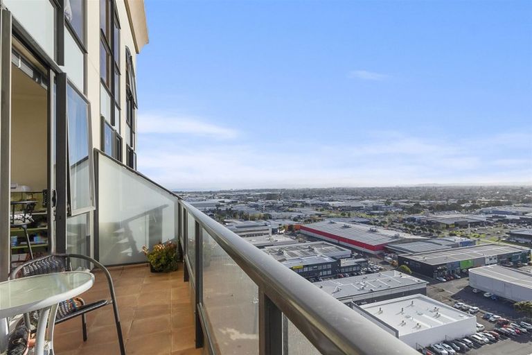 Photo of property in The Rennaissance, 16e/18 Ronwood Avenue, Manukau, Auckland, 2104