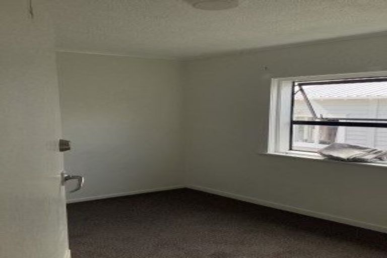 Photo of property in 21 Brandon Road, Glen Eden, Auckland, 0602