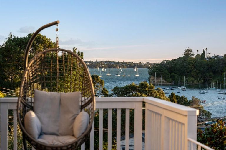 Photo of property in 3 Council Terrace, Northcote Point, Auckland, 0627