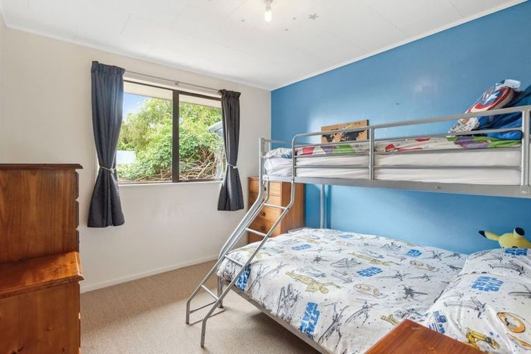 Photo of property in 25 Hookway Grove, Paraparaumu, 5032