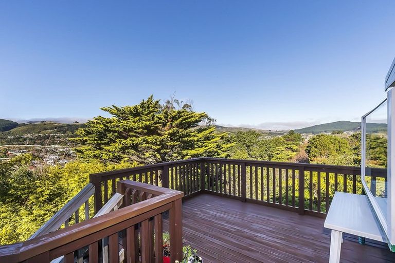 Photo of property in 69 Fyvie Avenue, Tawa, Wellington, 5028