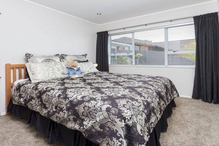 Photo of property in 56 Channing Crescent, Botany Downs, Auckland, 2010