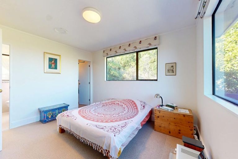 Photo of property in 60 Satara Crescent, Khandallah, Wellington, 6035