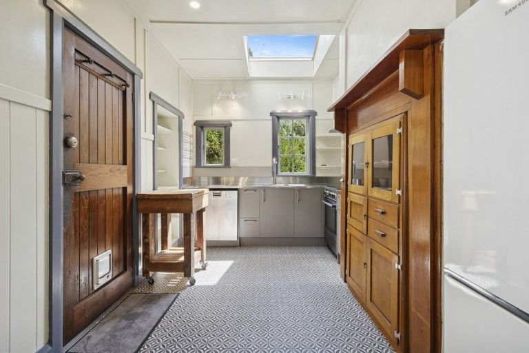 Photo of property in 73 Todman Street, Brooklyn, Wellington, 6021